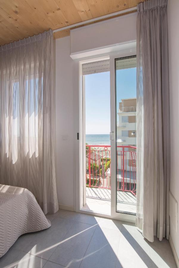 Hotel Atene Lido di Jesolo Bagian luar foto