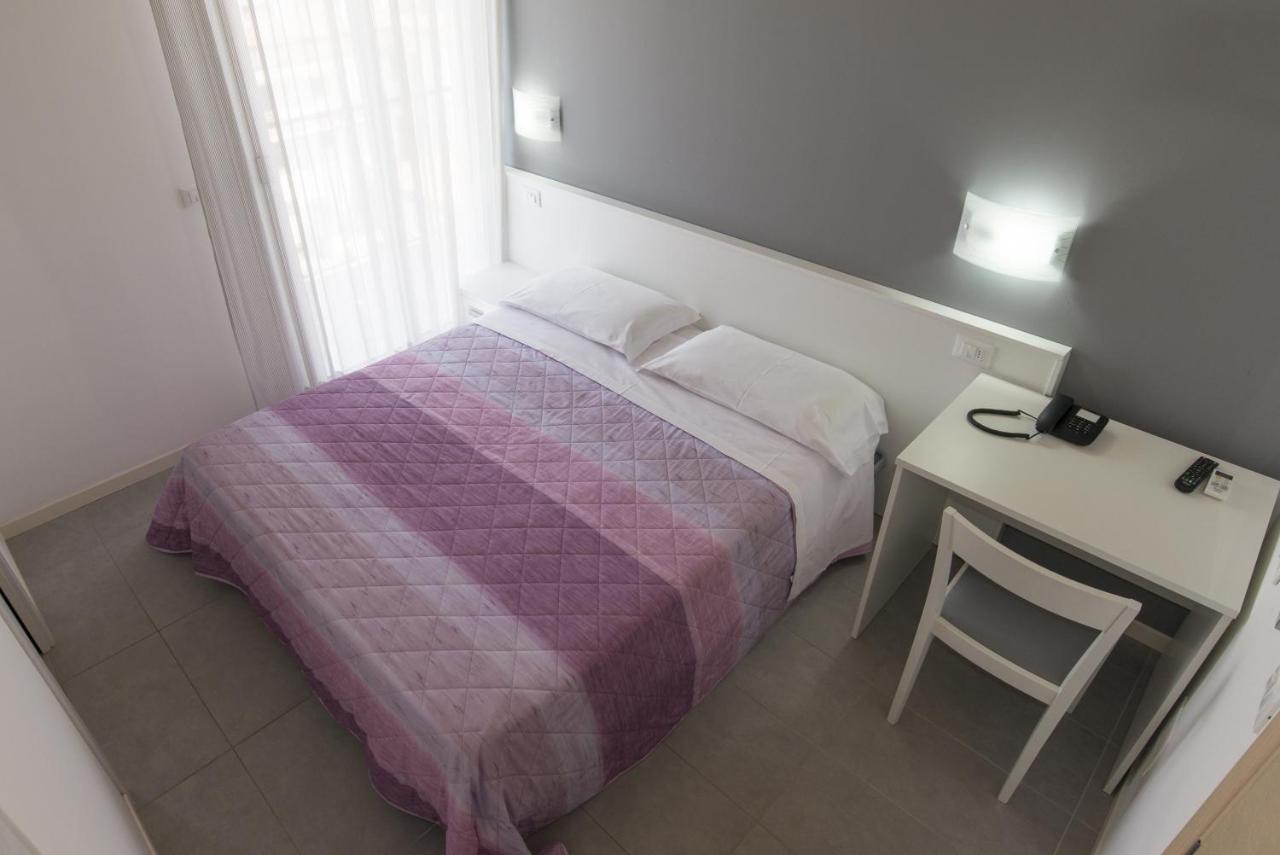 Hotel Atene Lido di Jesolo Bagian luar foto