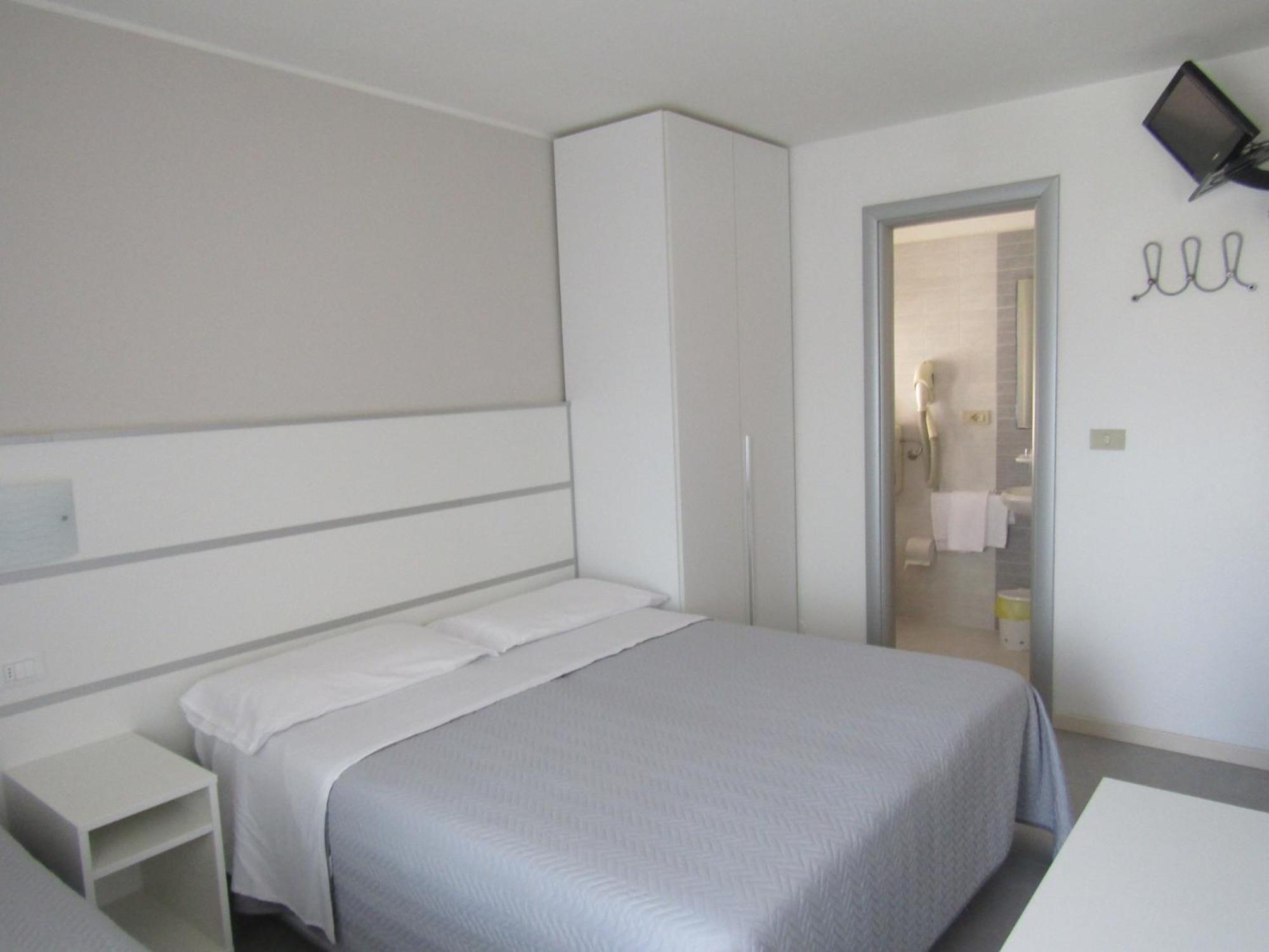 Hotel Atene Lido di Jesolo Bagian luar foto