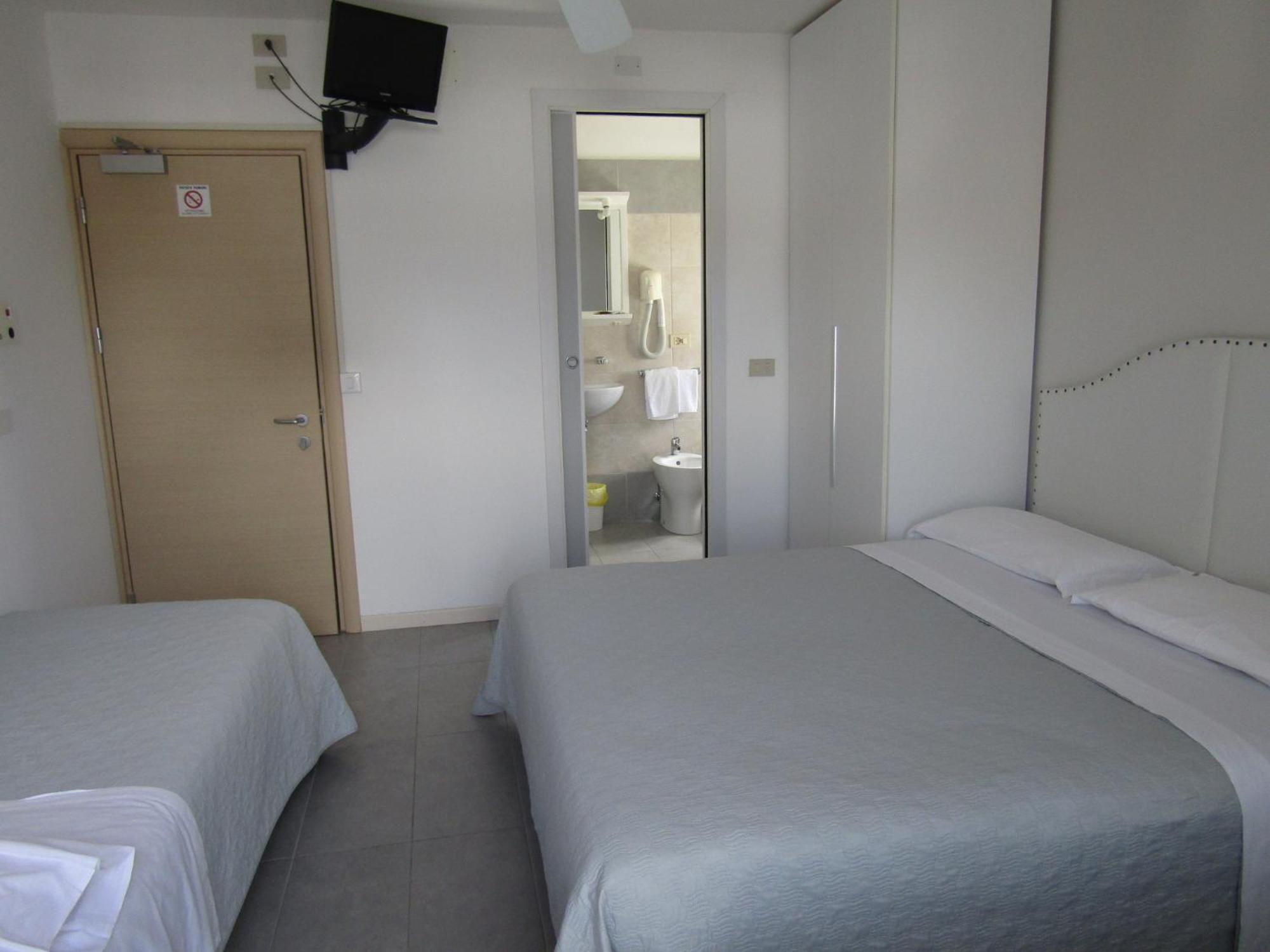 Hotel Atene Lido di Jesolo Bagian luar foto